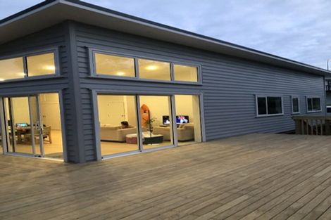 Photo of property in 420a Whangaparaoa Road, Stanmore Bay, Whangaparaoa, 0932
