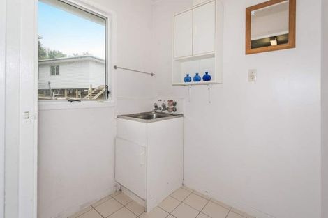 Photo of property in 5 Santiago Crescent, Unsworth Heights, Auckland, 0632