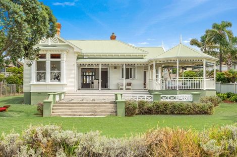 Photo of property in 36 Oxford Terrace, Devonport, Auckland, 0624