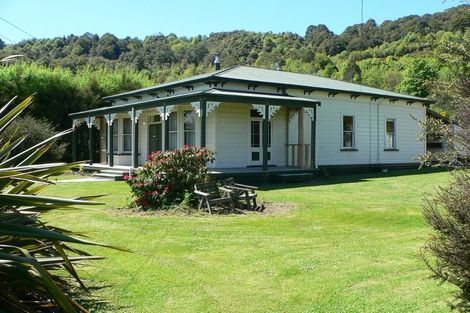 Photo of property in 2c&d Dunn Street, Reefton, 7830