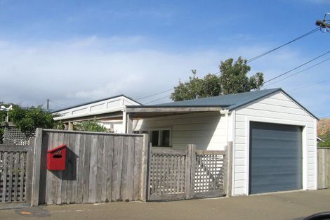 Photo of property in 59 Freyberg Street, Lyall Bay, Wellington, 6022