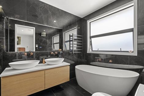 Photo of property in 34 Evelyn Crescent, Marshland, Christchurch, 8083