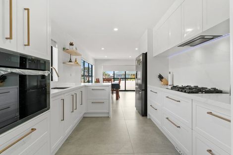 Photo of property in 15 Tomlinson Street, Hillpark, Auckland, 2102