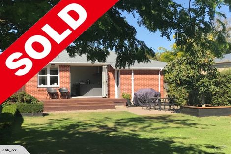 Photo of property in 21 Larch Place, Casebrook, Christchurch, 8051