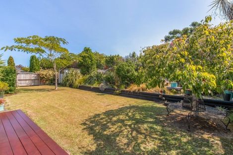 Photo of property in 11 Piriti Drive, Te Atatu Peninsula, Auckland, 0610
