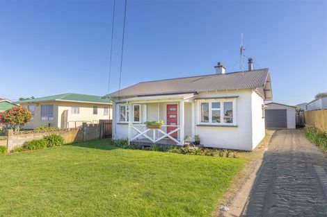 Photo of property in 53 Manuka Street, Castlecliff, Whanganui, 4501