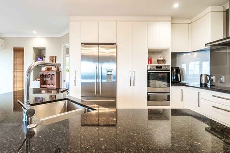 Photo of property in 14r Estates Terrace, Welcome Bay, Tauranga, 3175