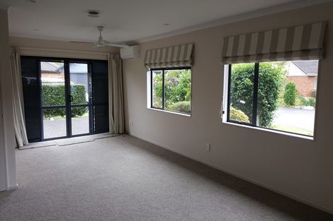 Photo of property in Waimanu Bay Village, 17/1 Piriti Drive, Te Atatu Peninsula, Auckland, 0610