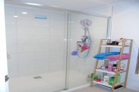 Photo of property in 19/9u Surrey Street, Tawa, Wellington, 5028