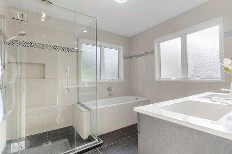 Photo of property in 52 Meadowvale Avenue, Forrest Hill, Auckland, 0620