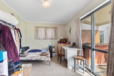 Photo of property in 128 Lindsay Road, Levin, 5510