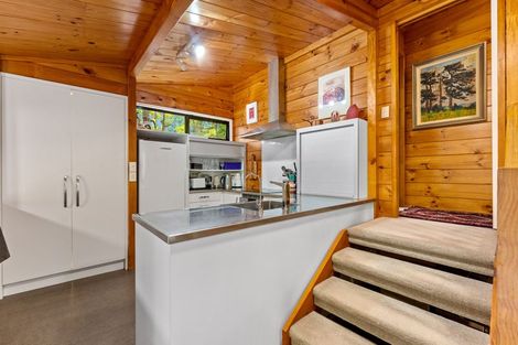 Photo of property in 89 Brick Bay Drive, Sandspit, Warkworth, 0982