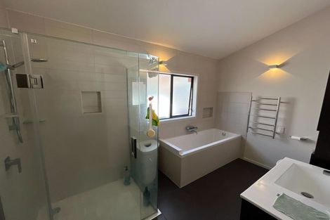 Photo of property in 2/23 Sunnyfield Crescent, Glenfield, Auckland, 0629