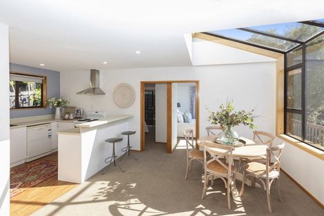 Photo of property in 127 Moncks Spur Road, Redcliffs, Christchurch, 8081