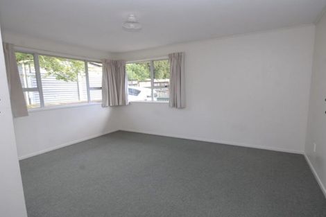 Photo of property in 13 Tahu Crescent, Sunnynook, Auckland, 0620