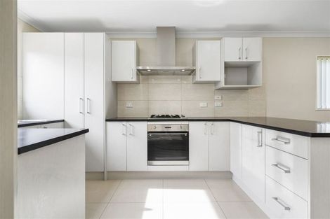 Photo of property in 6 Kirikiri Drive, Papakura, 2110