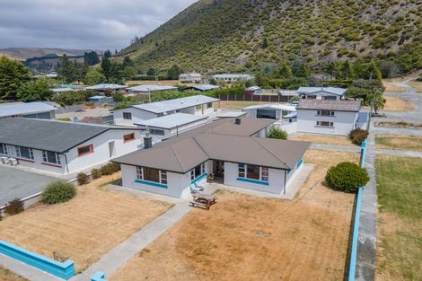 Photo of property in 85 Bledisloe Street, Kurow, 9435