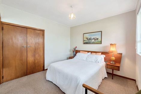 Photo of property in 8 Westward Ho, Glen Eden, Auckland, 0602