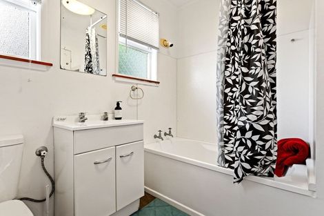 Photo of property in 99 Hobsonville Road, West Harbour, Auckland, 0618
