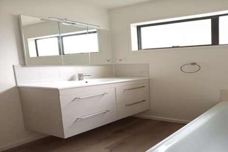 Photo of property in 14 Clementine Lane, Mount Pleasant, Christchurch, 8081