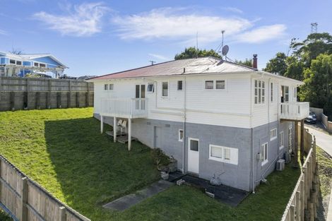 Photo of property in 1 Gamble Way, Massey, 0614