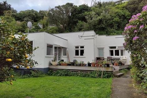 Photo of property in 35 Melrose Road, Island Bay, Wellington, 6023
