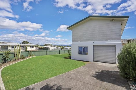 Photo of property in 2 Ngaparaoa Drive, Maketu, 3189