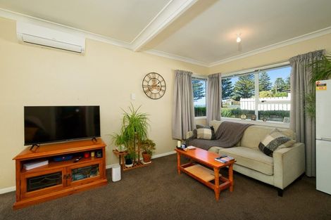 Photo of property in 2/132 Esplanade, Kaikoura, 7300