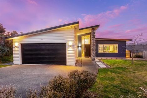 Photo of property in 20 Madeira Close, Whitby, Porirua, 5024