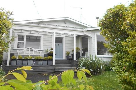 Photo of property in 53 Creswick Terrace, Northland, Wellington, 6012