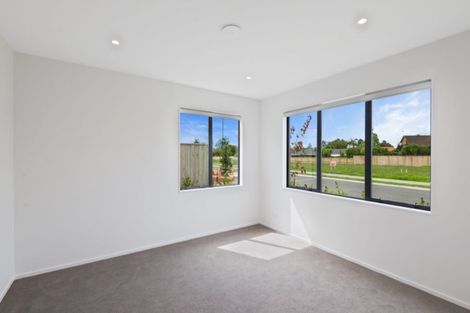 Photo of property in 19 Waituarua Drive, Takanini, 2112