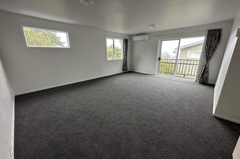 Photo of property in 31b Omega Street, Newlands, Wellington, 6037