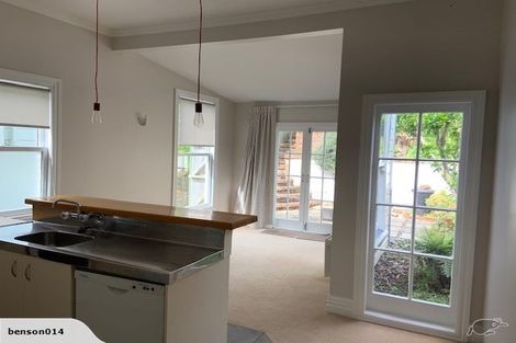 Photo of property in 9 Royal Street, Berhampore, Wellington, 6023