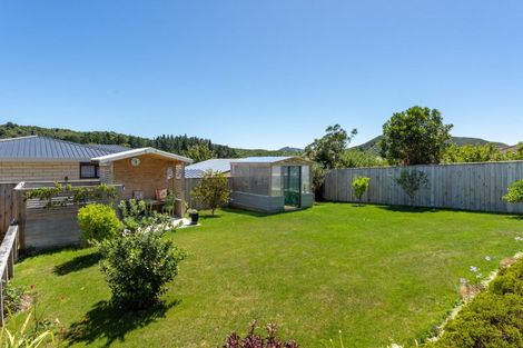 Photo of property in 118 Milton Terrace, Picton, 7220