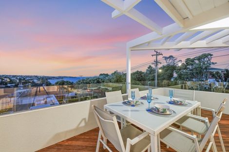 Photo of property in 1/22 Rothesay Bay Road, Rothesay Bay, Auckland, 0630