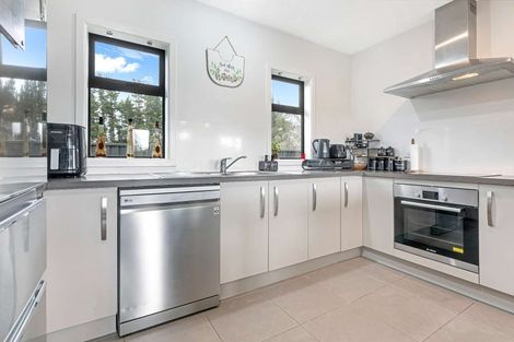 Photo of property in 8 Latham Stubbs Crescent, Waipawa, 4210