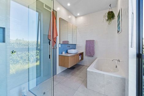 Photo of property in 28 Capriole Crescent, Kingseat, Papakura, 2580