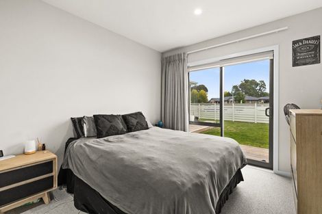 Photo of property in 2 Willowbrook Place, Clive, 4102