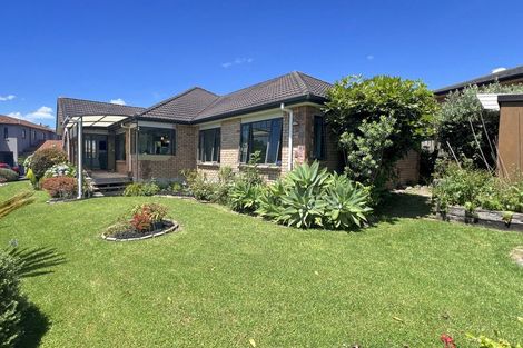 Photo of property in 57 Mt Lebanon Crescent, The Gardens, Auckland, 2105