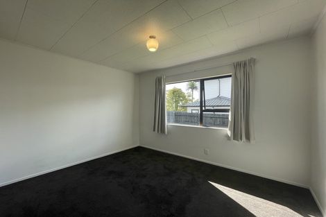 Photo of property in 94 Roberts Road, Te Atatu South, Auckland, 0610