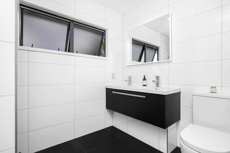 Photo of property in 32 Les Fisher Place, Pukekohe, 2120