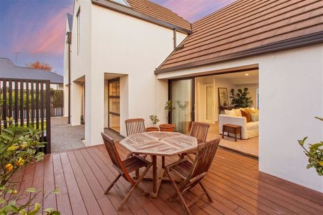 Photo of property in 2/2 Wairarapa Terrace, Merivale, Christchurch, 8014