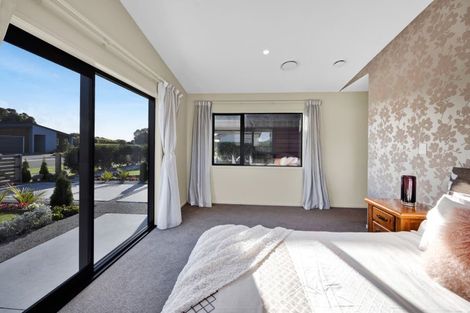 Photo of property in 12 Kotare Drive, Waiwhakaiho, New Plymouth, 4312