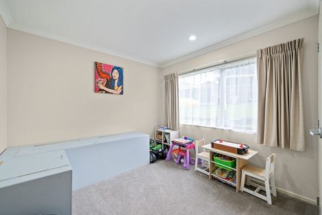 Photo of property in 20 Ina Ville Drive, Pukekohe, 2120