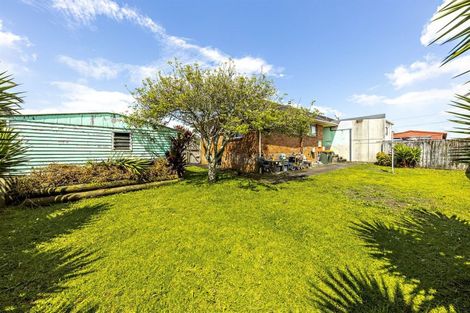 Photo of property in 1/507 Massey Road, Mangere, Auckland, 2022