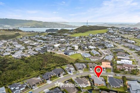 Photo of property in 5 Tasman Close, Aotea, Porirua, 5024