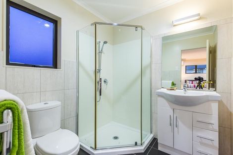 Photo of property in 26 Kereru Rise, Papakura, 2110