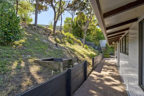 Photo of property in 25 Solander Place, Whitby, Porirua, 5024