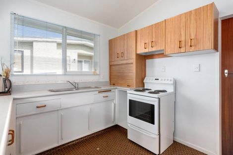 Photo of property in 25 Churton Drive, Churton Park, Wellington, 6037