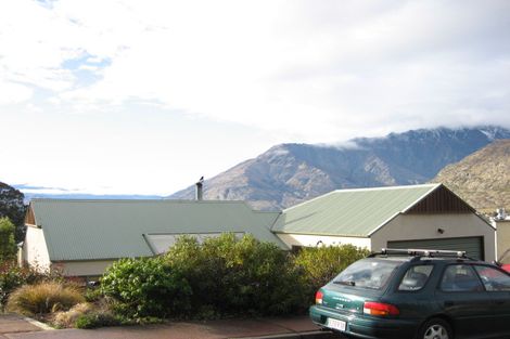 Photo of property in 14 Golden Terrace, Queenstown, 9300